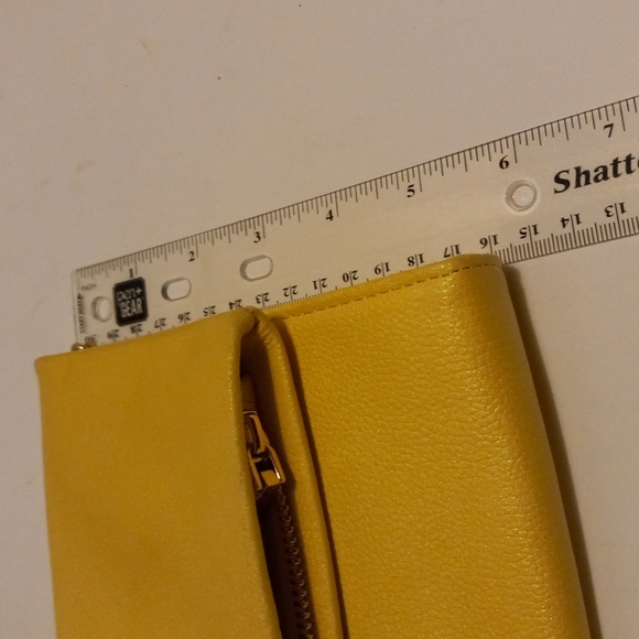 International Concepts Yellow Crossbody Purse. 23-30 " Adjustable strap - Picture 9 of 9